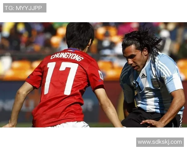 何姓足球明星在国际赛场上的辉煌成就与影响力分析